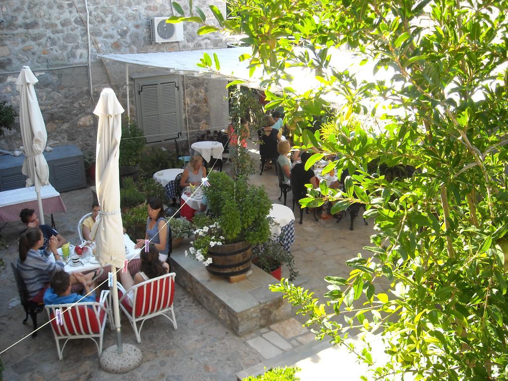 Theano Guesthouse Hydra  Exteriör bild